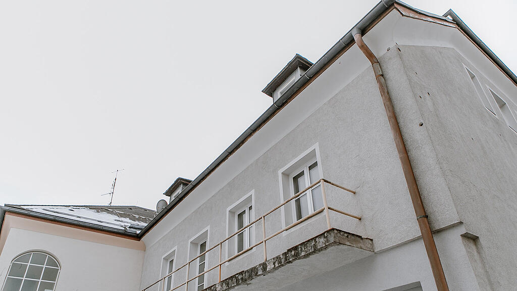 Warum mehr Geld f\u00fcr die Sanierung st\u00e4dtischer Wohnungen n\u00f6tig ist.