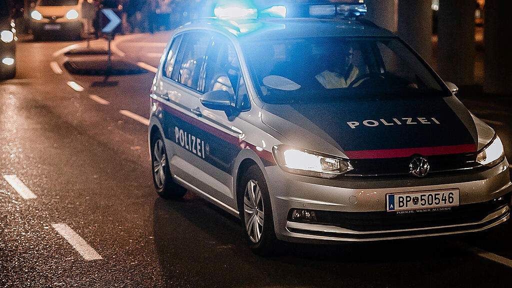 SB, Blaulicht, Polizei, Polizeieinsatz