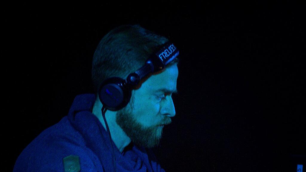 Rave on Snow