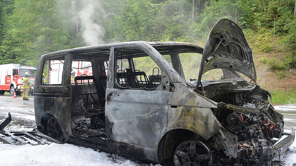 Kleinbus-Brand B311