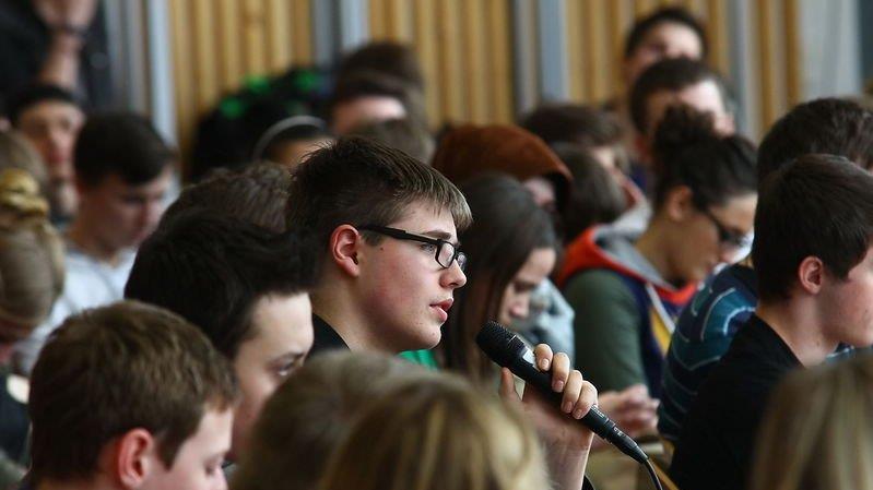 Schülerdiskussion mit Politikern