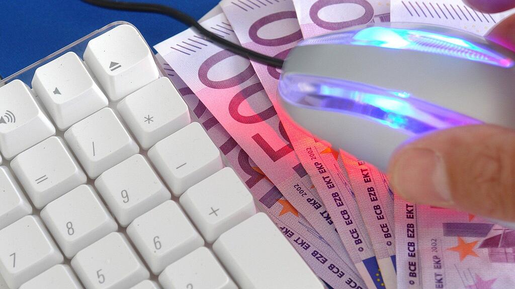 Der Betrüger versicherte der Frau ihr das Geld zurückzahlen.