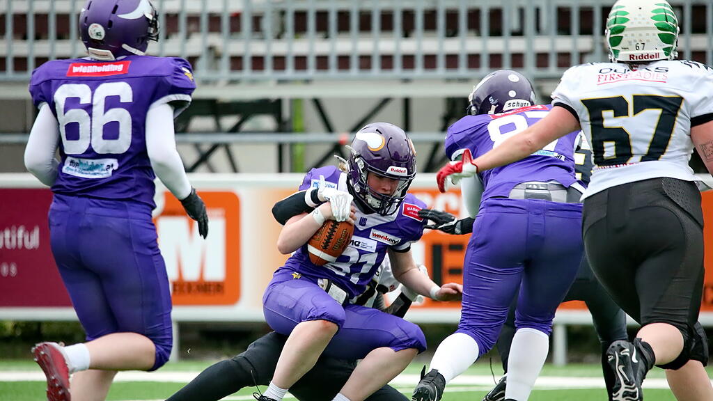 Football: Ducks Ladies gegen Vikings