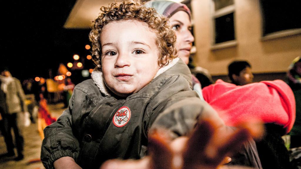 Flüchtlinge übernachten an Grenze zu Freilassing