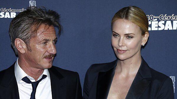 Charlize Theron mit ihrem Lebensgefährten Sean Penn