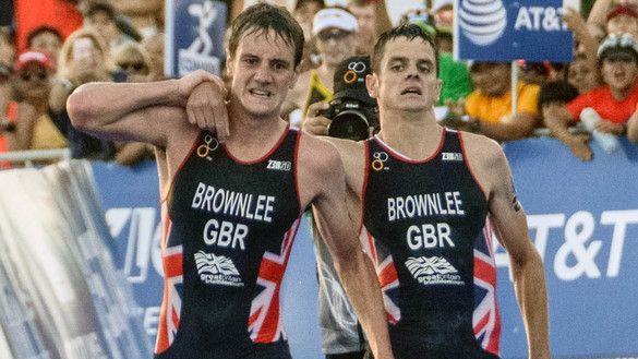 Brownlee schleppt Bruder über Ziellinie