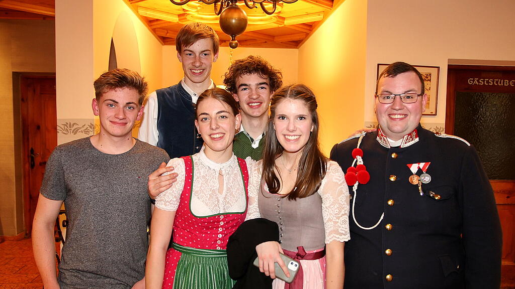 Sch\u00fctzenball in Puch