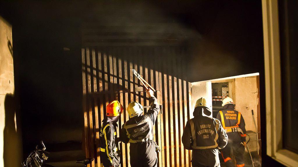 Brand in Mehrparteienhaus in Gnigl fordert Verletzten