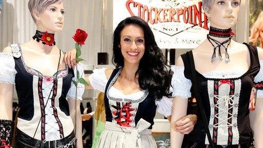 Bachelor-Kandidatin in Tracht