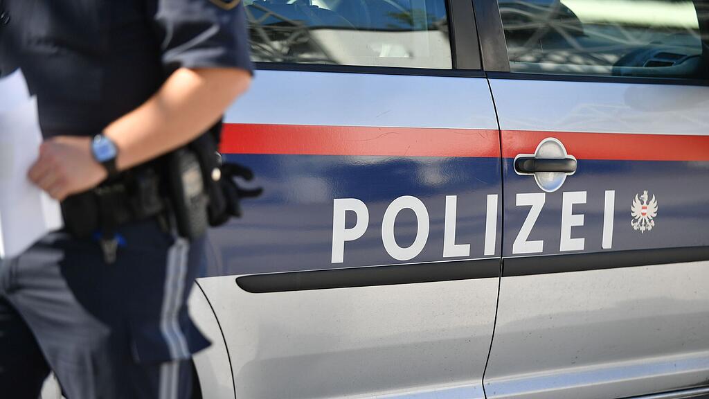Die Polizei nahm mehrere Männer fest.