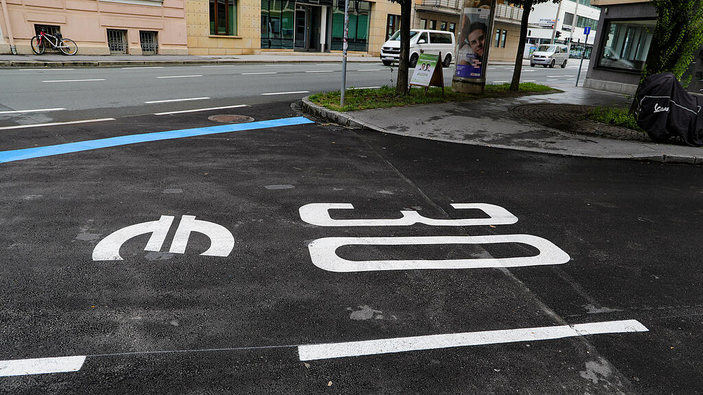 Rätsel um "30 €"-Markierung auf Gabelsbergerstraße in Salzburg-Schallmoos
