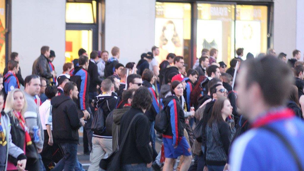 Baseler Fans in der Stadt