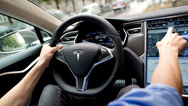 Alle künftigen Tesla-Modelle sollen auch autonom fahren können