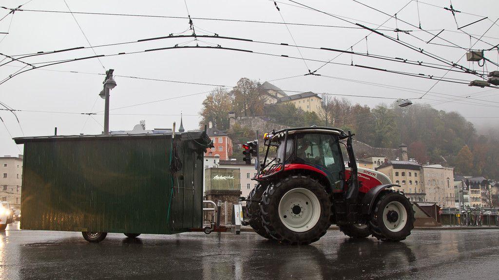 Salzburger Christkindlmarkt 2016: Aufbau gestartet, I
