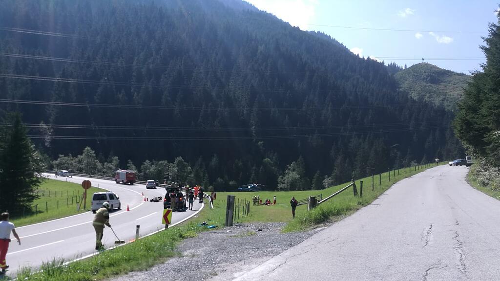 Ein Motorradunfall auf der B108 forderte ein Todesopfer.