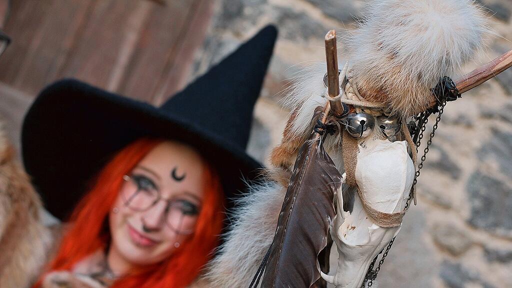 Mittelalterfest auf Burg Finstergr\u00fcn