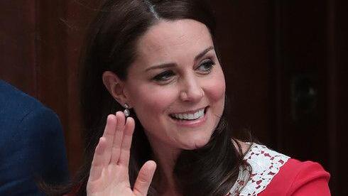 Prinz William und Herzogin Kate treten vor die Kameras