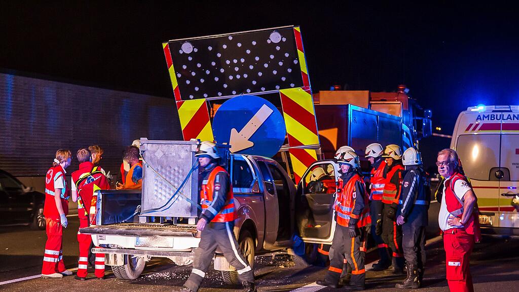 Auf der A1 machte ein Alkolenker unliebsame Bekanntschaft mit einem Asfinag-Anhänger.