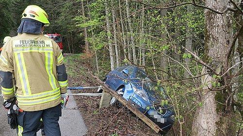 Auto droht in Berchtesgaden abzustürzen