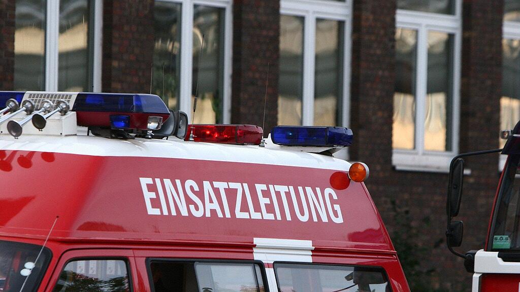Die Feuerwehr half der Frau schließlich aus ihrer misslichen Lage.
