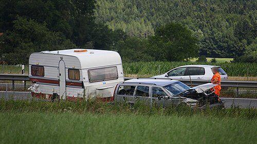 Die Insassen des Wohnwagen blieben unverletzt.