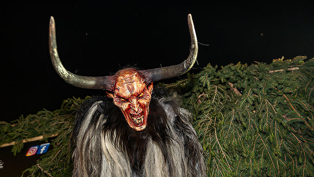 Krampuslauf im Ortszentrum, Großgmain