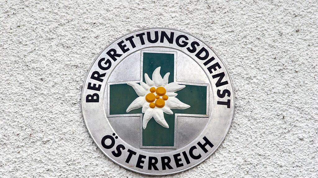 Die Bergrettung war mit zwölf man an der Suche beteiligt (Symbolbild).