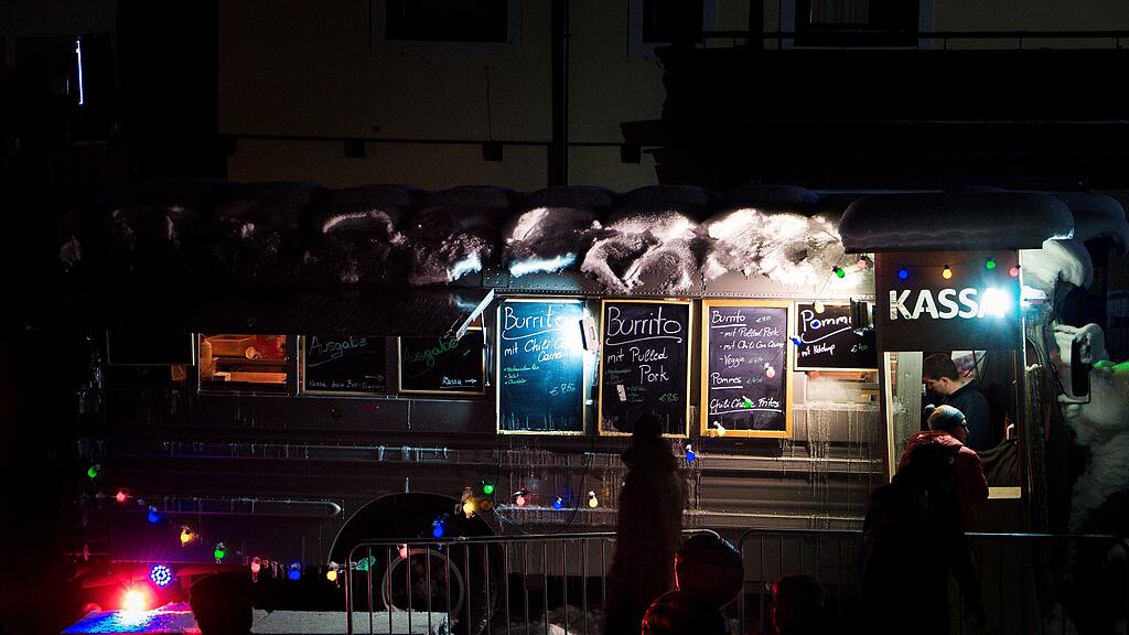 Rave on Snow