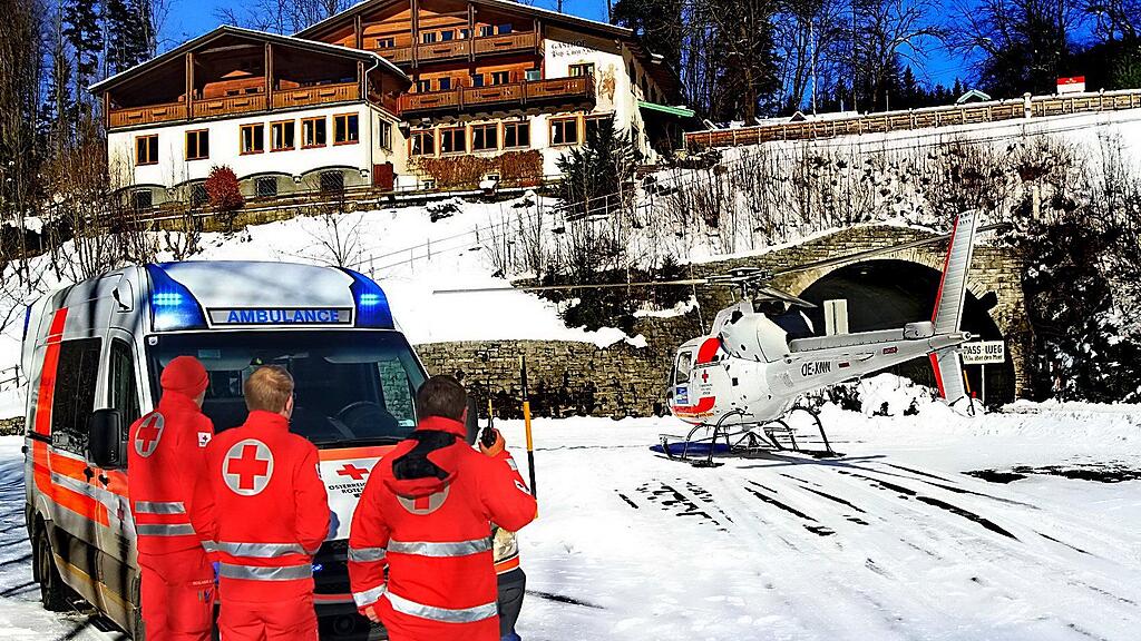 Der verletzte Forstarbeiter wurde per Helikopter vom Pass Lueg in das UKH Salzburg geflogen.