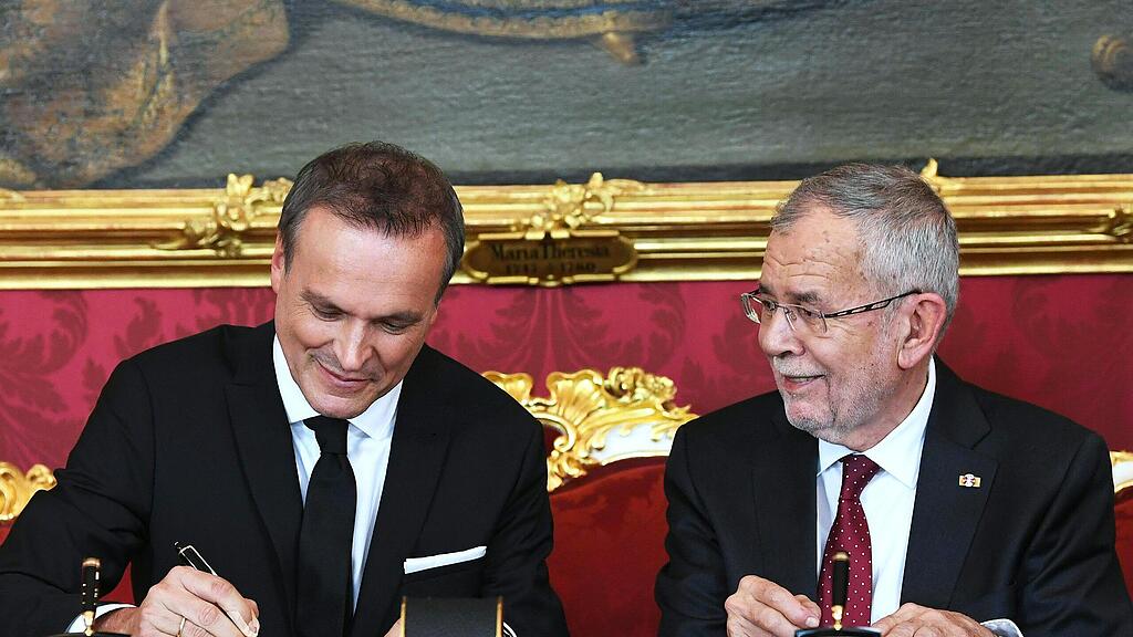 Übergangsregierung angelobt