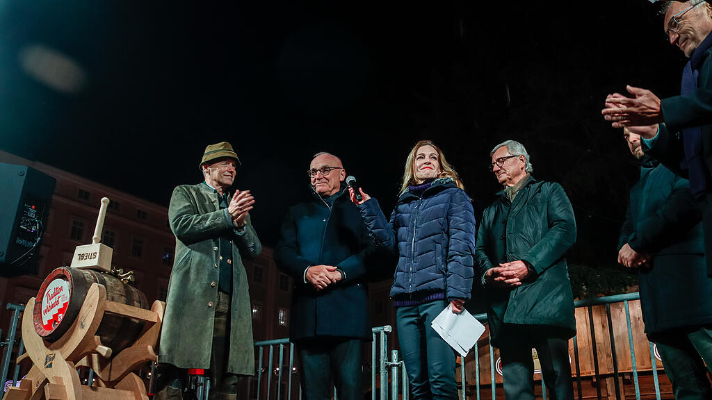 Salzburger Christkindlmarkt - Er\u00f6ffnung
