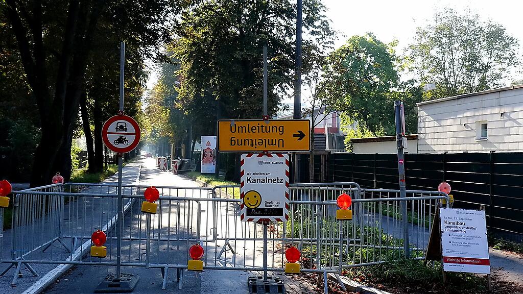 Die Umleitung führt über die Moosstraße und die Firmianstraße.