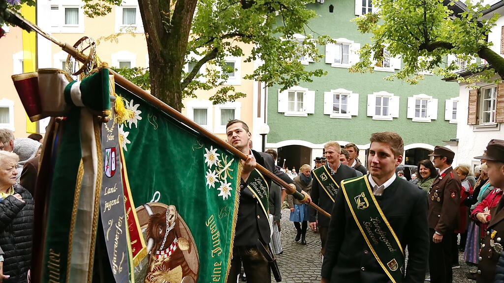 Bad Hofgastein feiert Erntedankfest und Altarweihe