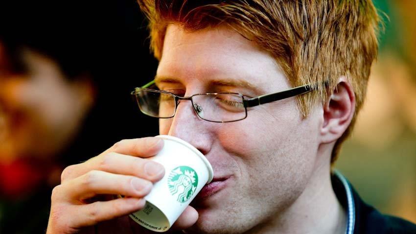 Starbucks eröffnet im Europark, II