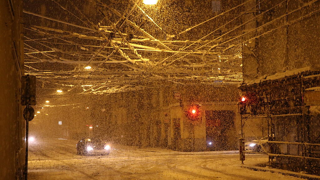 Wintereinbruch in Stadt Salzburg