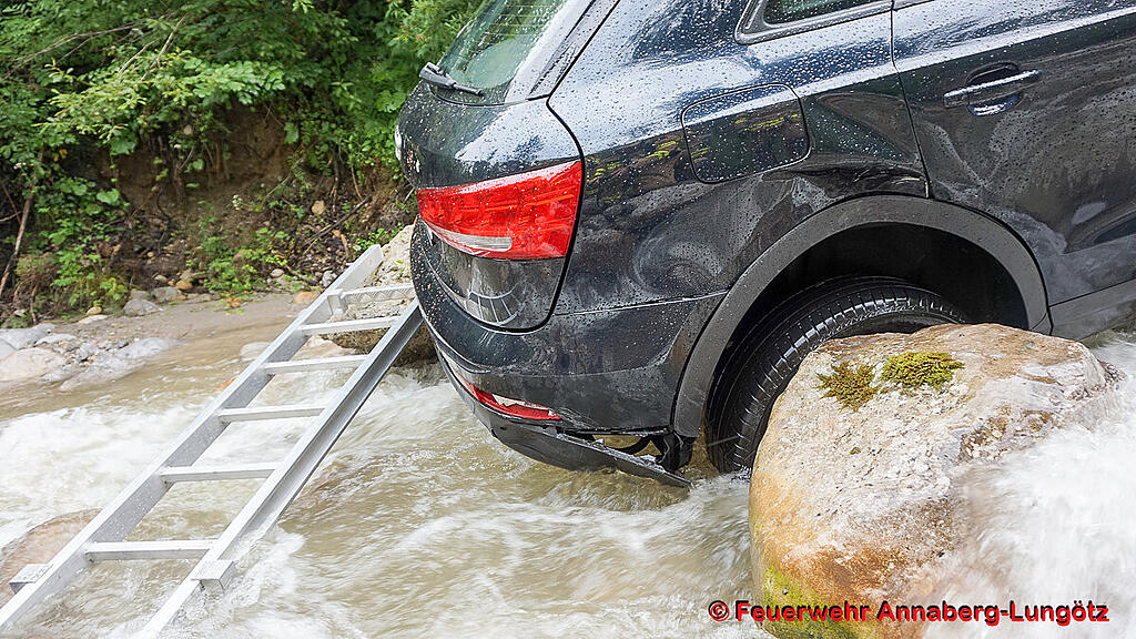 Auto im Rauchenbach