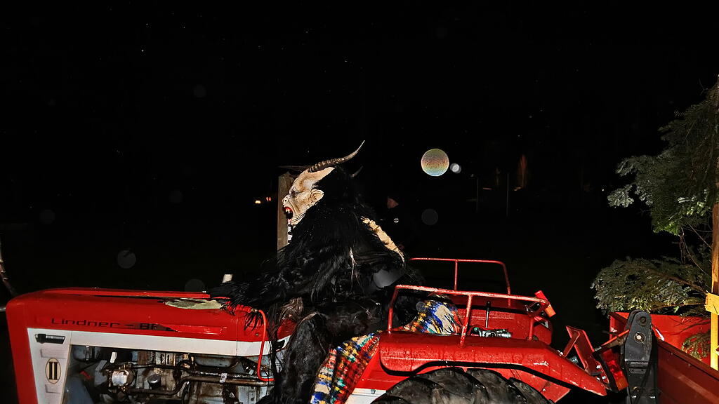Krampuskr\u00e4nzchen der Pucher Krampusse.