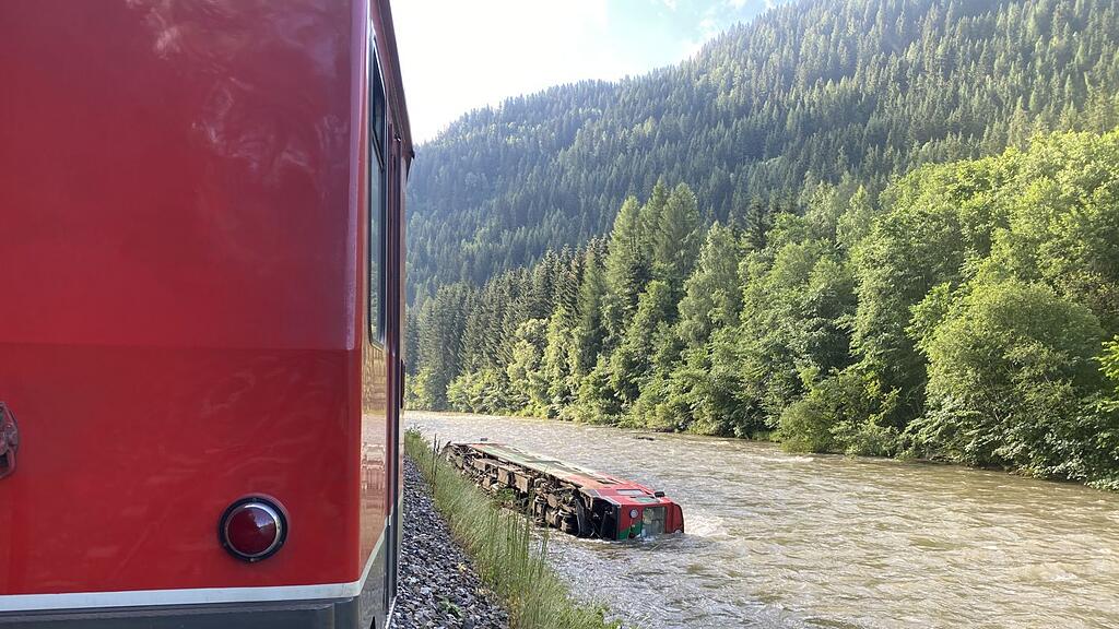 Murtalbahn entgleist in Ramingstein
