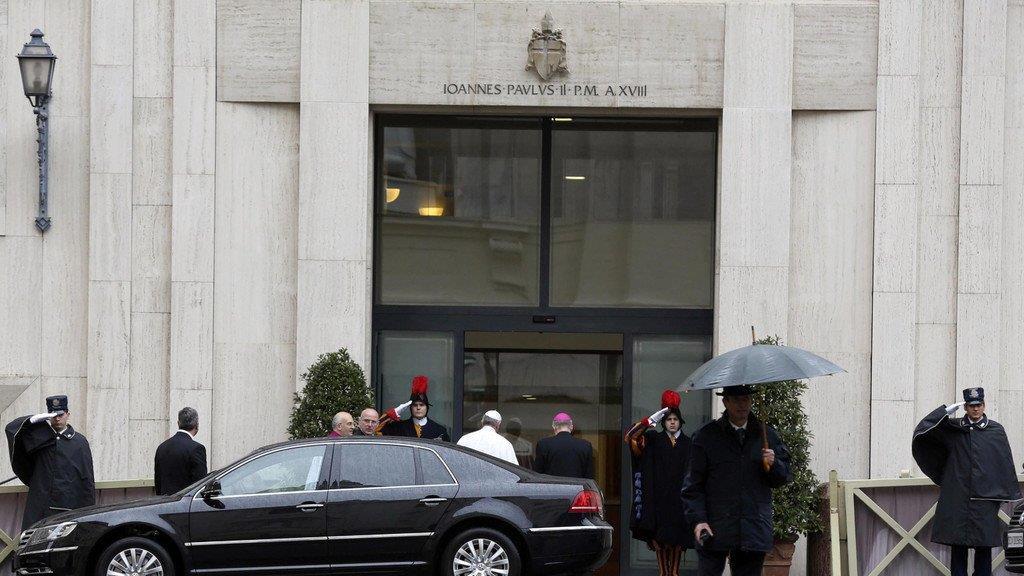 Papst begann Osterfeiern mit Chrisam-Messe