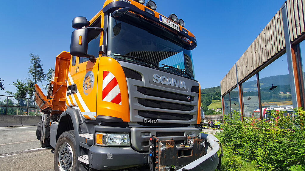 Pkw contra Lkw bei Mondsee