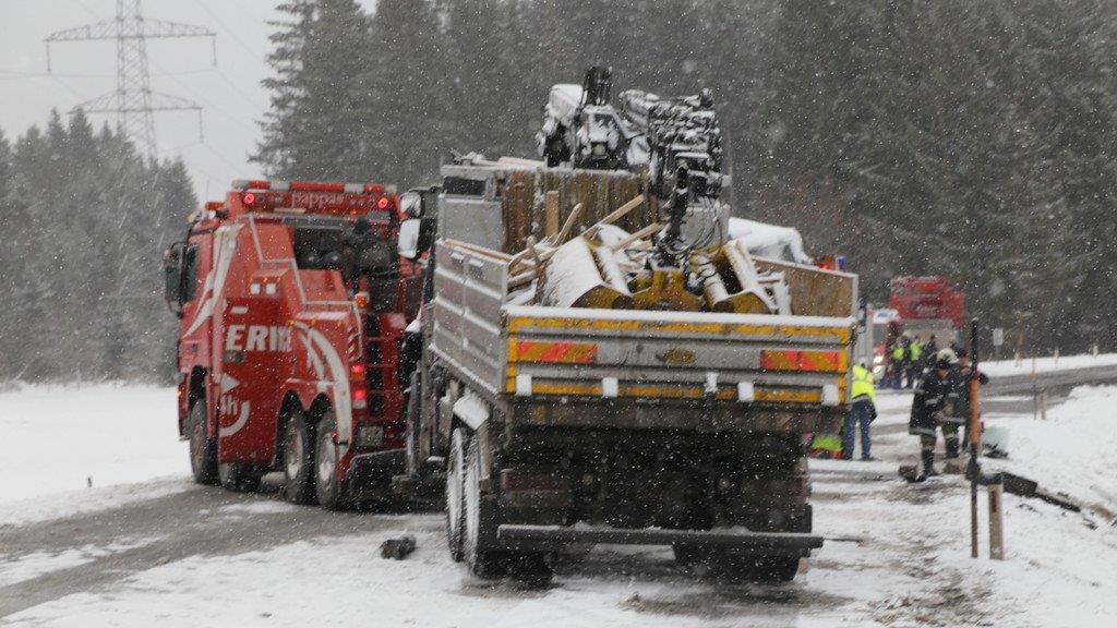 Schwerer Unfall auf B311