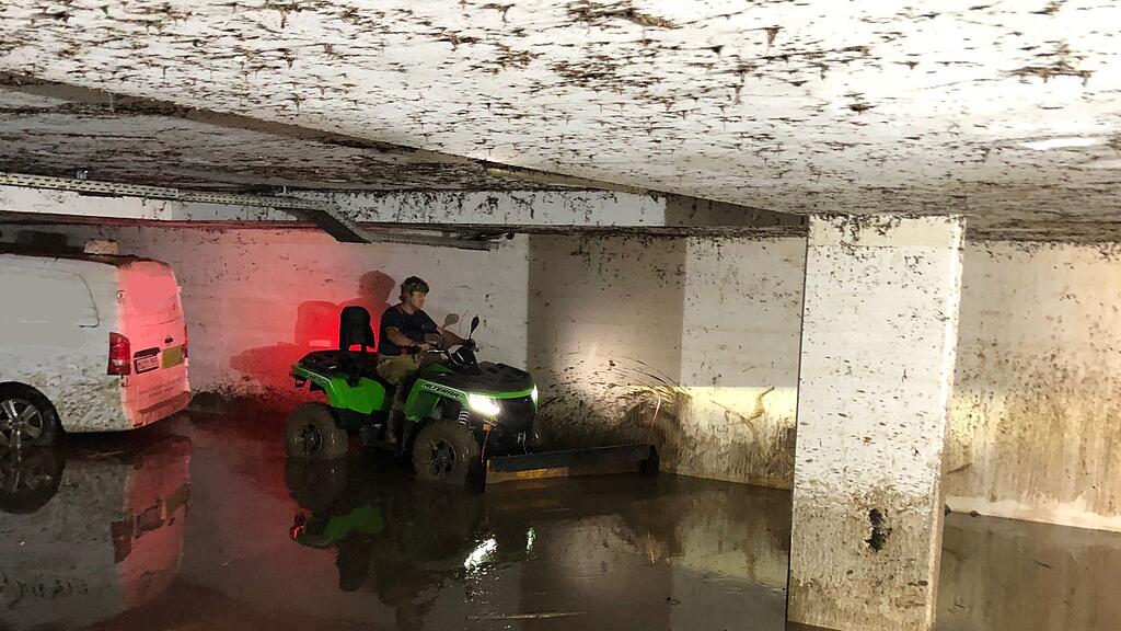 Aufräumen in Hallein nach Hochwasser
