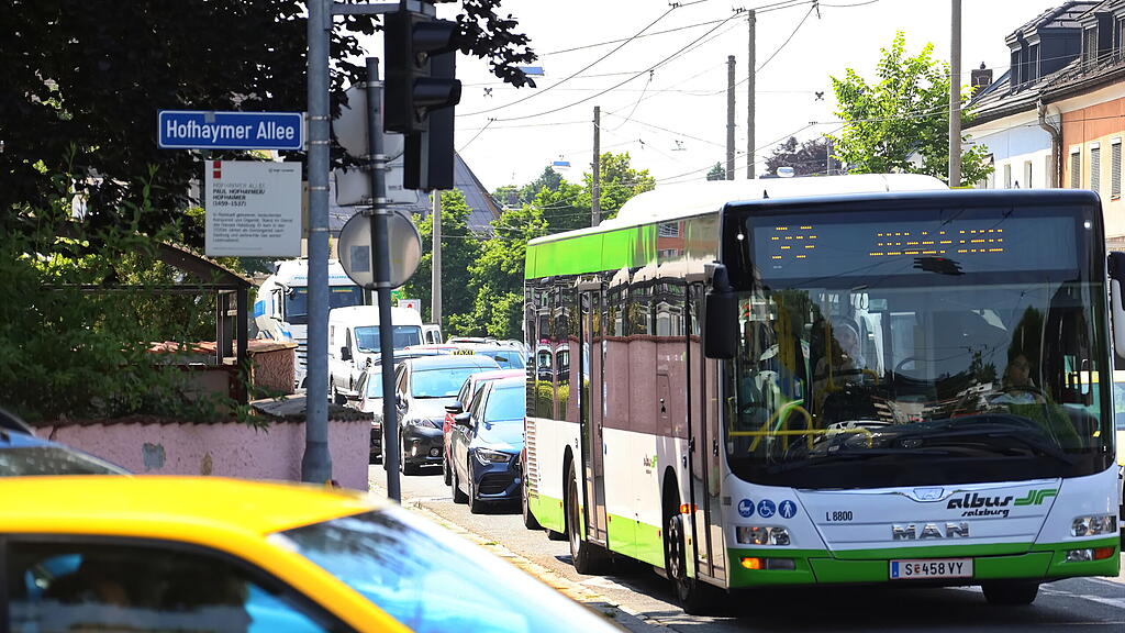 Asphaltierungsarbeiten Hofhaymer Allee und Nonntaler Hauptstraße