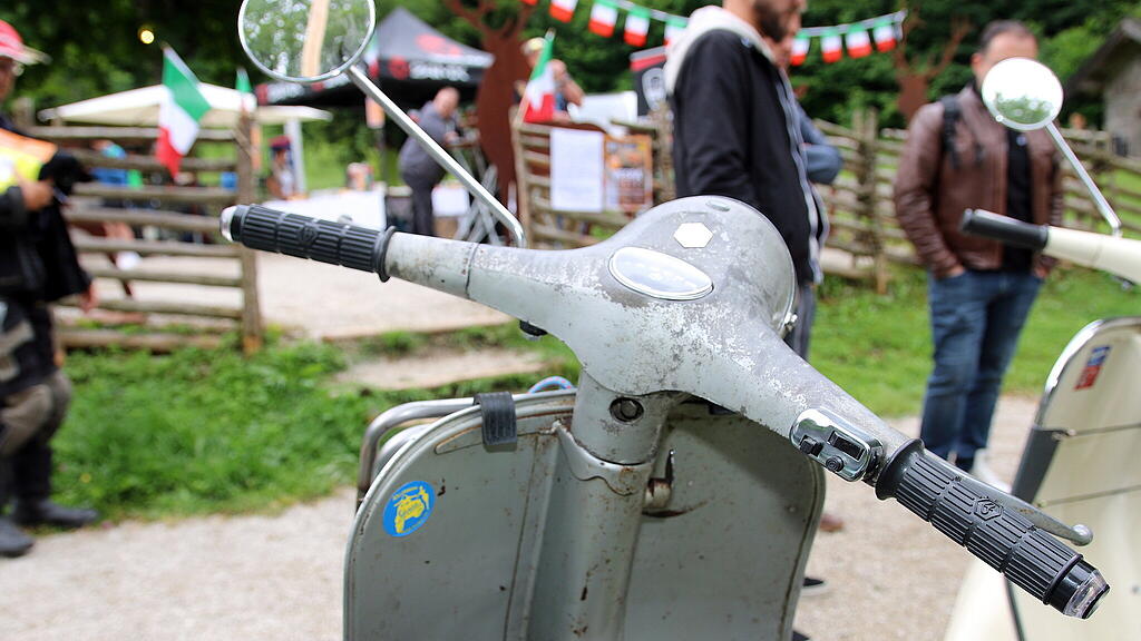 Vespa Treffen beim Latschenwirt
