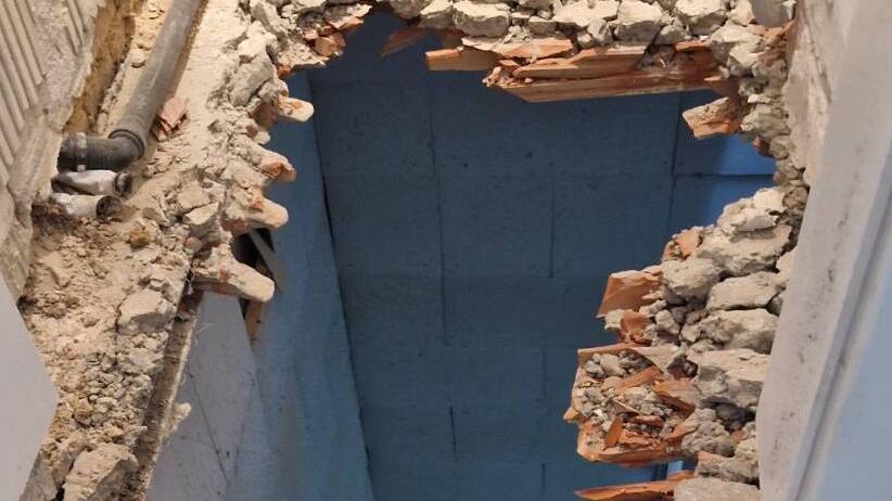 ++ HANDOUT ++ WIEN: BODENKONSTRUKTION EINGEBROCHEN - ARBEITER ISCHWER VERLETZT