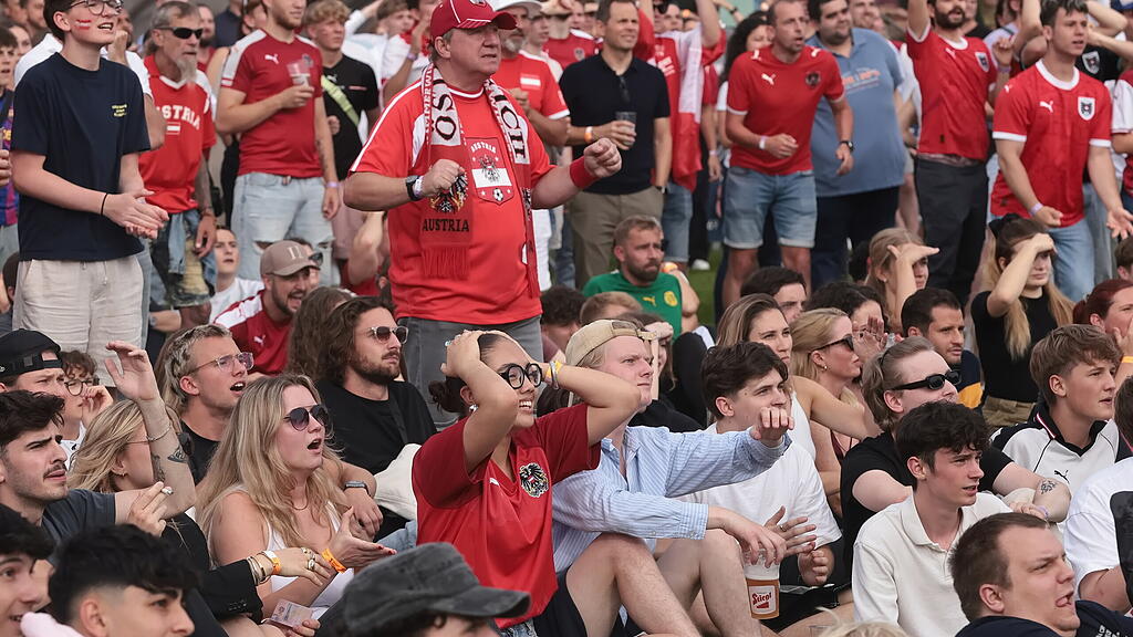 Public Viewing in Salzburg: Österreich vs. Polen