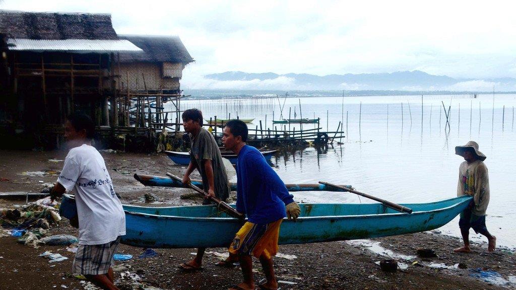 Super-Taifun Haiyan trifft Philippinen: Massenevakuierungen