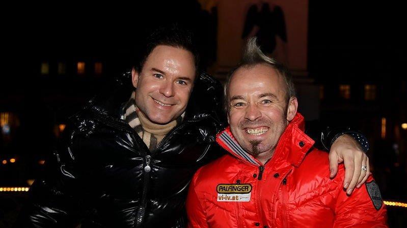 Eishockey-Charity am Mozartplatz