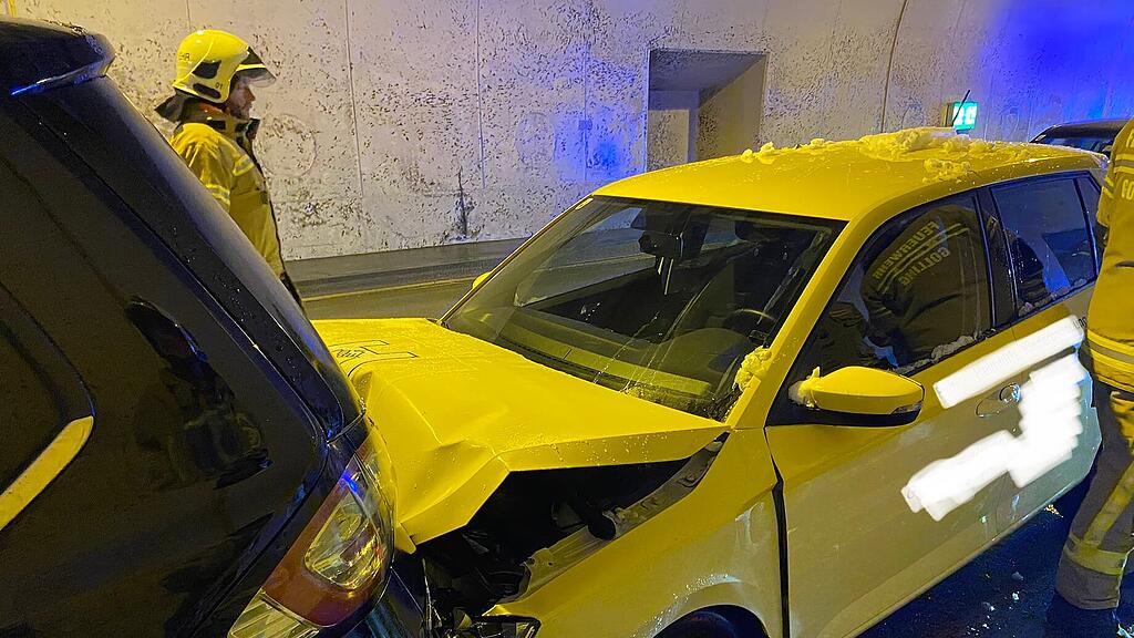 Unfall A10 Hiefler Tunnel