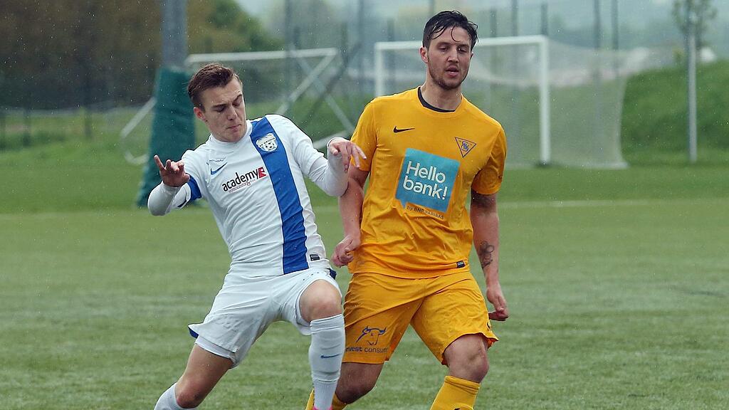 Julian Feiser (li.) wechselt von Grödig aus der Regionalliga West zum SAK (Daniel Berger/re.) in die Salzburger Liga